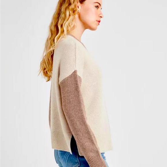 *NWT* SPLENDID SWEATER  CREAM AND TAUPE XS - Picture 5 of 6